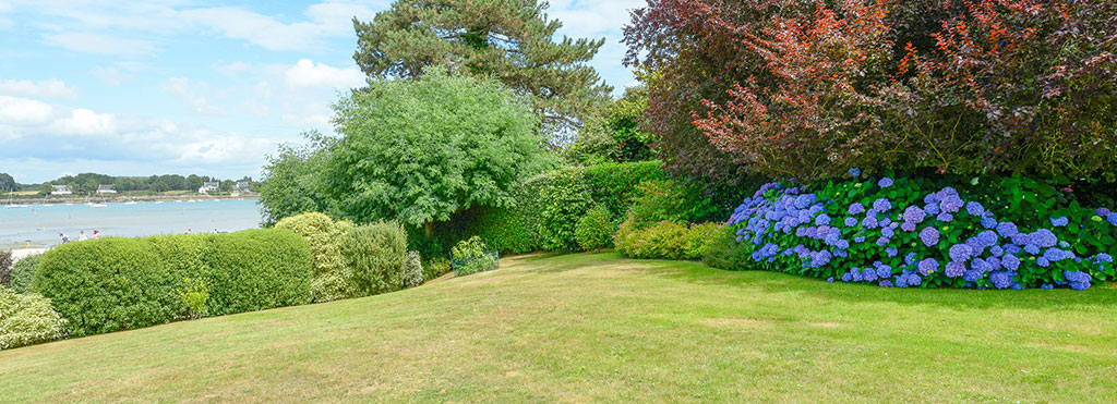 Nos prestations pour un jardin toujours propre autour de La-Trinité et Carnac